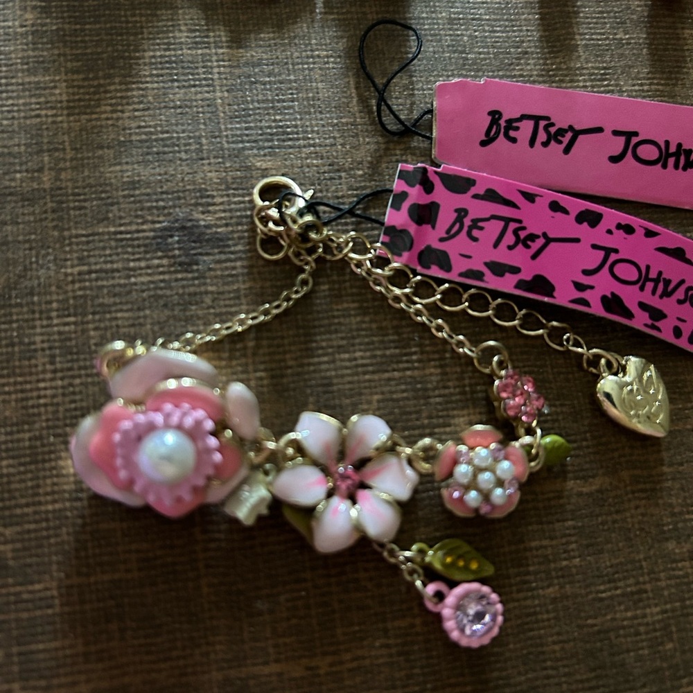 Betsey Johnson Pink Flowers Earrings, Necklace and Bracelet set - Picture 2 of 6